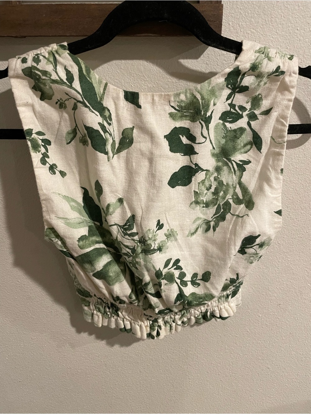 Abercrombie & Fitch White Floral V-Neck Smocked Linen Blend Waist Crop Top XS - Picture 3 of 5